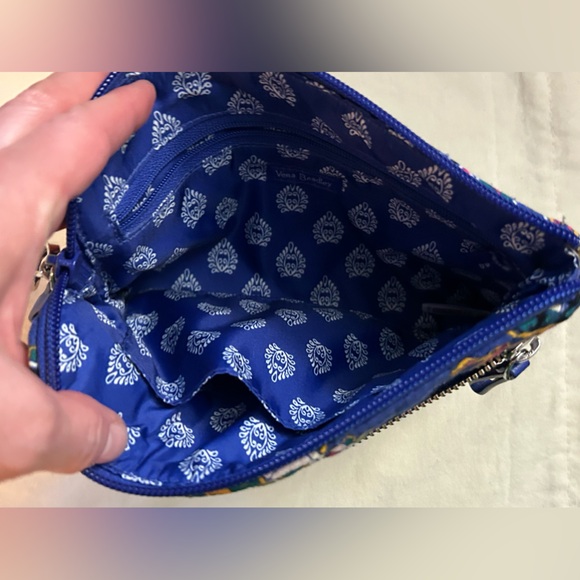 Vera Bradley wristlet/clutch bag. Excellent condition. - Picture 4 of 5